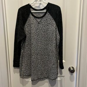 Torrid. Leopard Super Plush Raglan Top. 2X.